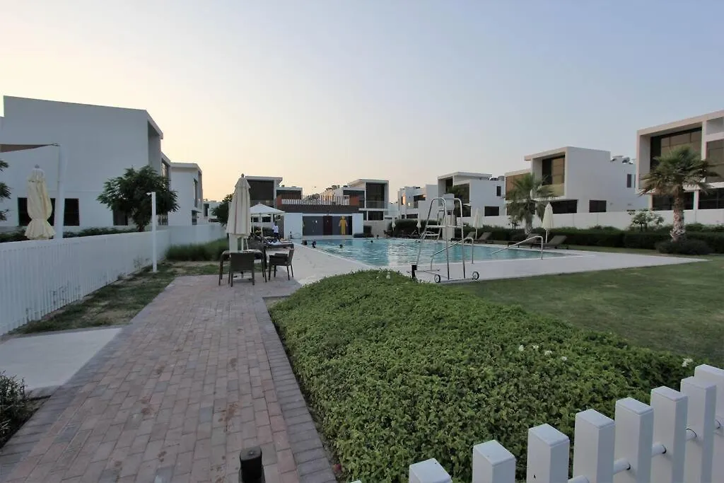 Upgraded Spacious 3Br+Maid Villa Dubai 0*,